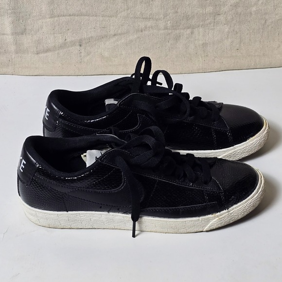 Nike Blazer Low Leather PRM Black White Women's Size 8 – 685239-002 - Picture 7 of 13